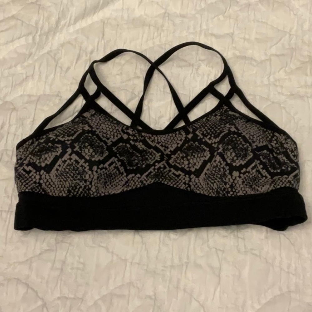 Titika sports bra